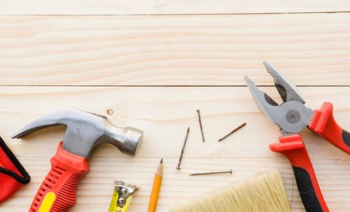 Jak wybrać odpowiednie narzędzia do samodzielnych projektów remontowych w domu?