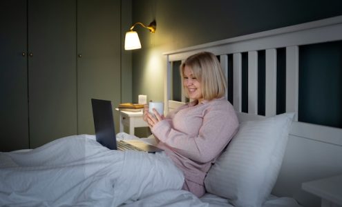 Jak technologia w sypialni może poprawić jakość snu?